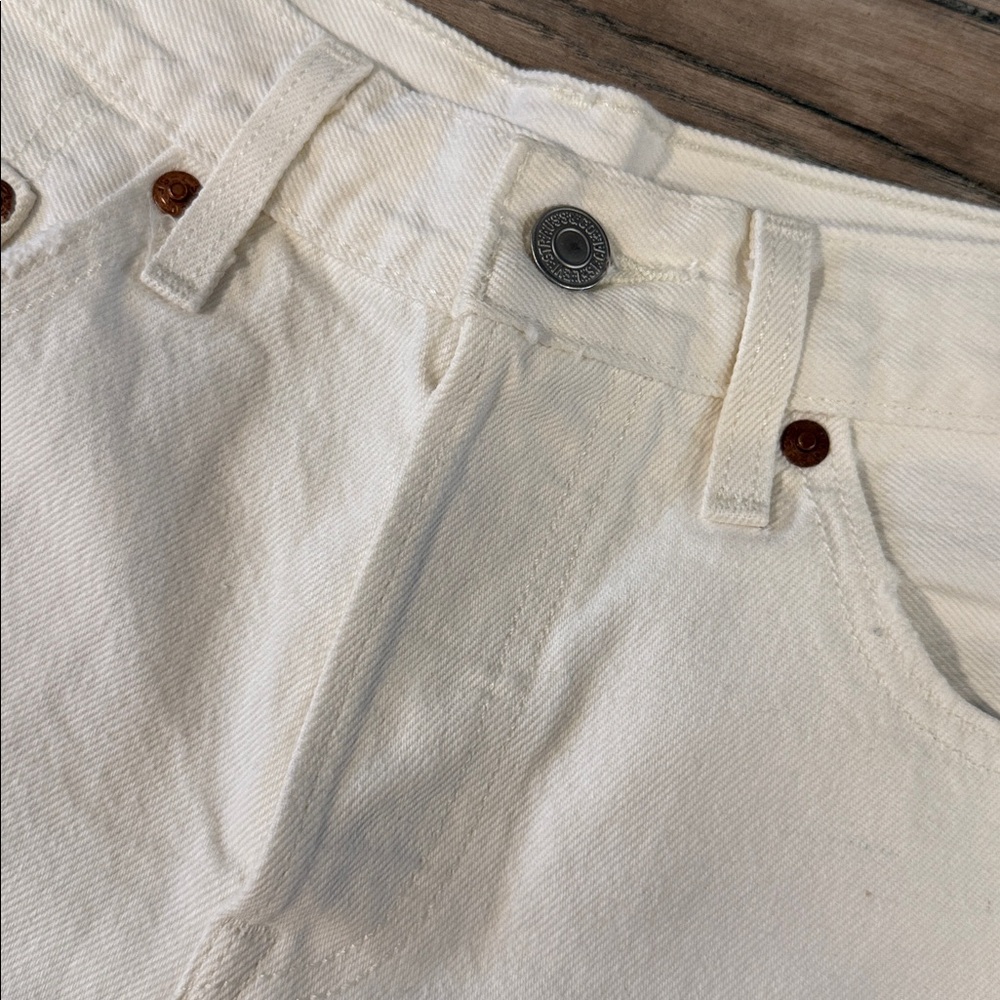 Levi’s 501 white denim Shorts - Picture 4 of 13